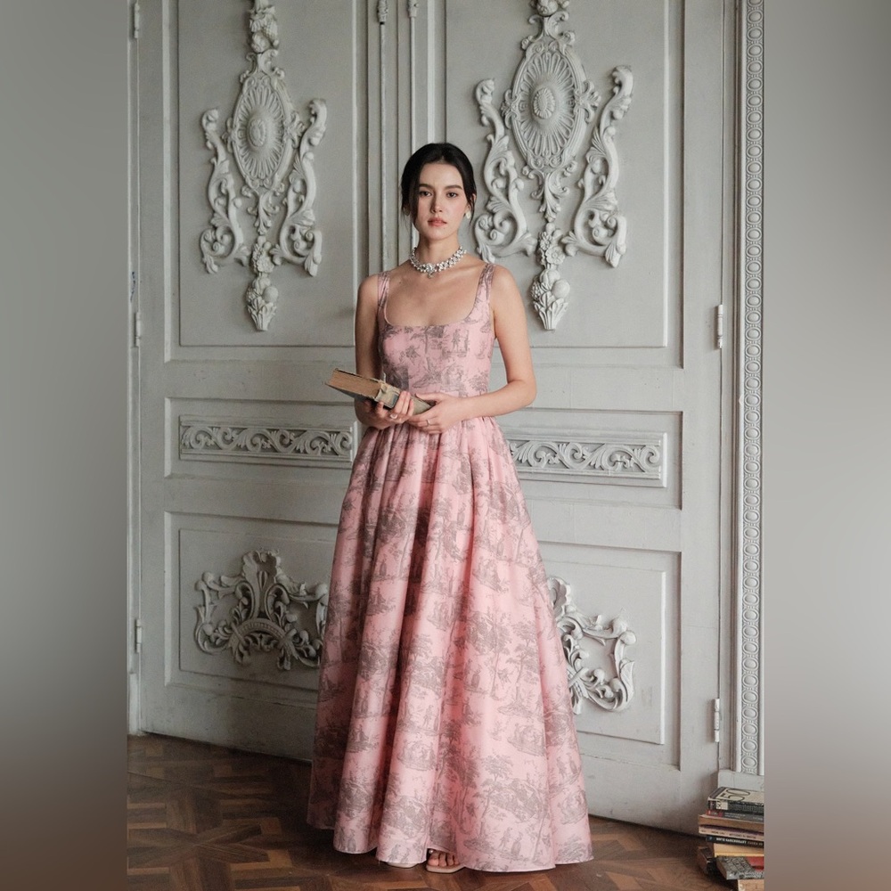 Maison Armory
Take Me Out Dress in Luxembourg Blush
Size: XS 
Original: $325